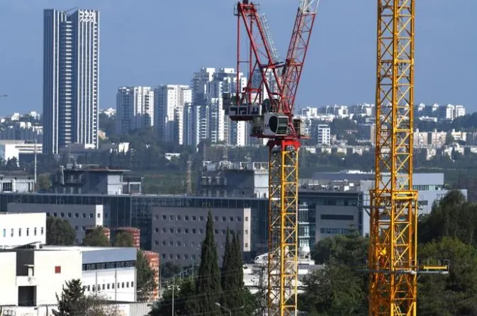 השפעת העלאת הריבית על בניית דירות חדשות בישראל
